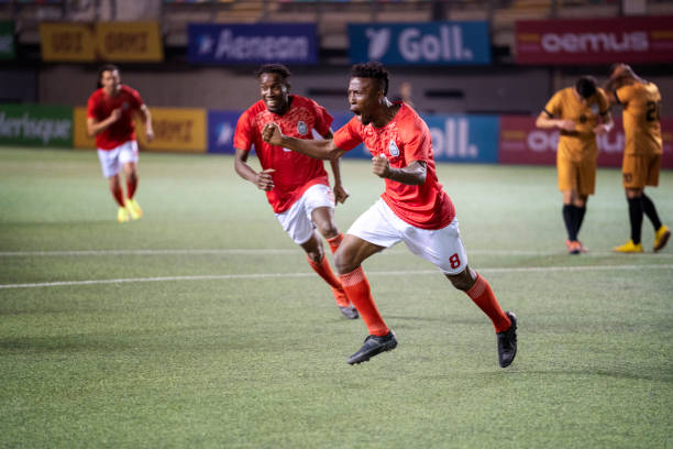 队并肩作战 队并肩作战